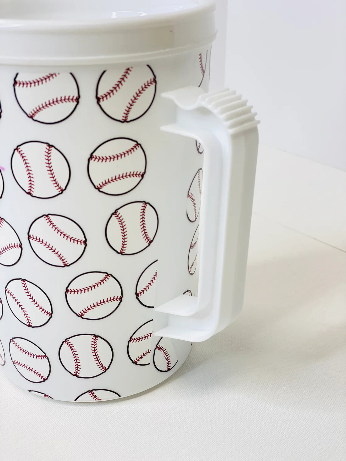 Insulated 34oz Trucker mugs.